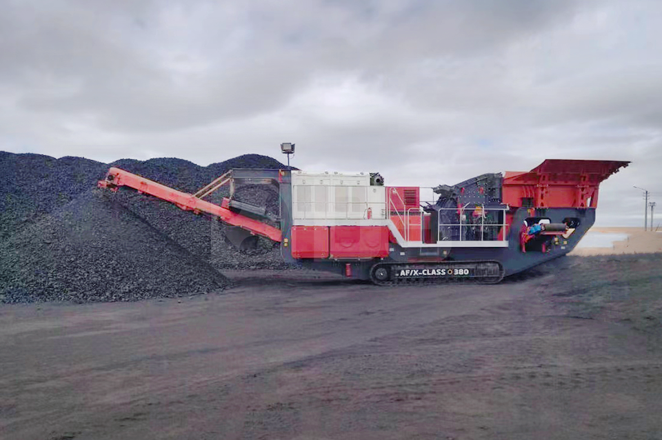 TRACKED IMPACT CRUSHER FOR COAL