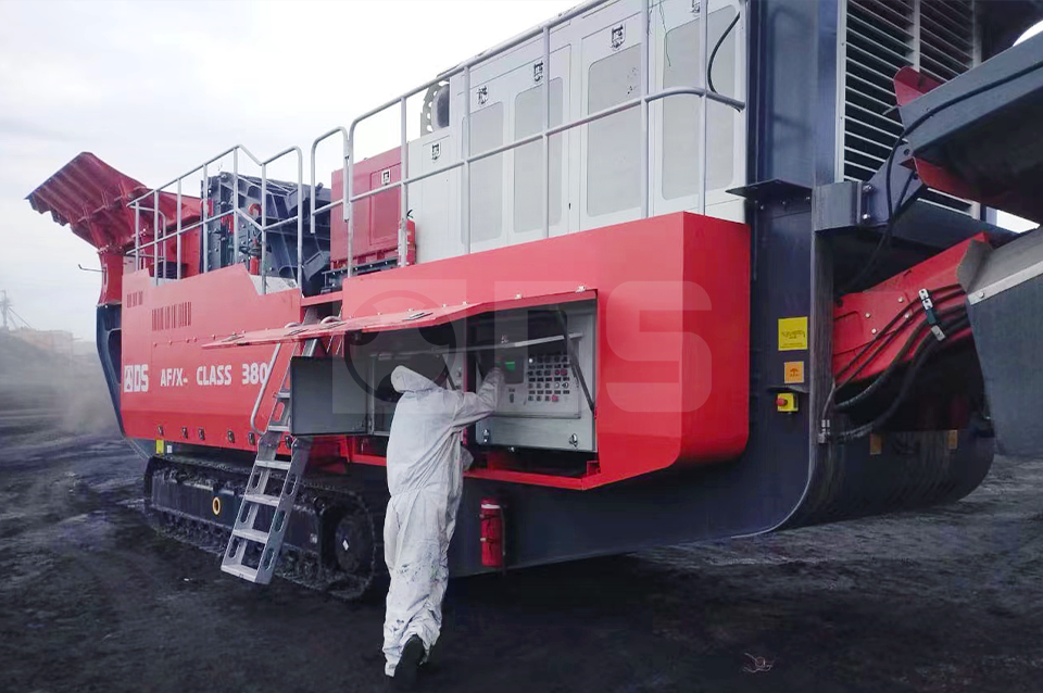 TRACKED IMPACT CRUSHER FOR COAL